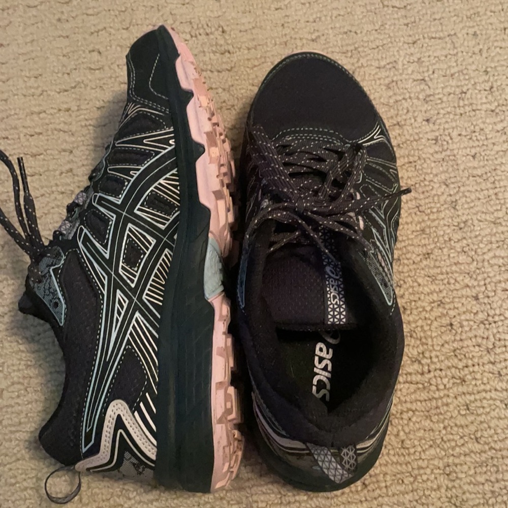 ASICS - Picture 3 of 3